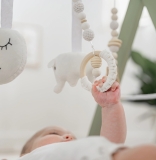 Holz-Babyspielbogen „PuckCompact“ – klein, stabil, schnell aufgebaut